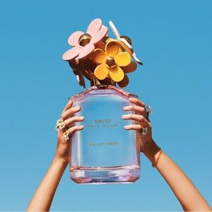Marc Jacobs Daisy Eau So Fresh EMPTY Bottle